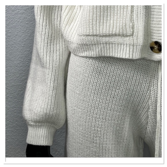 Women’s 2 Pc Cardigan & Cropped Pants Knit Set Sz S White 100% Acrylic - Picture 5 of 7